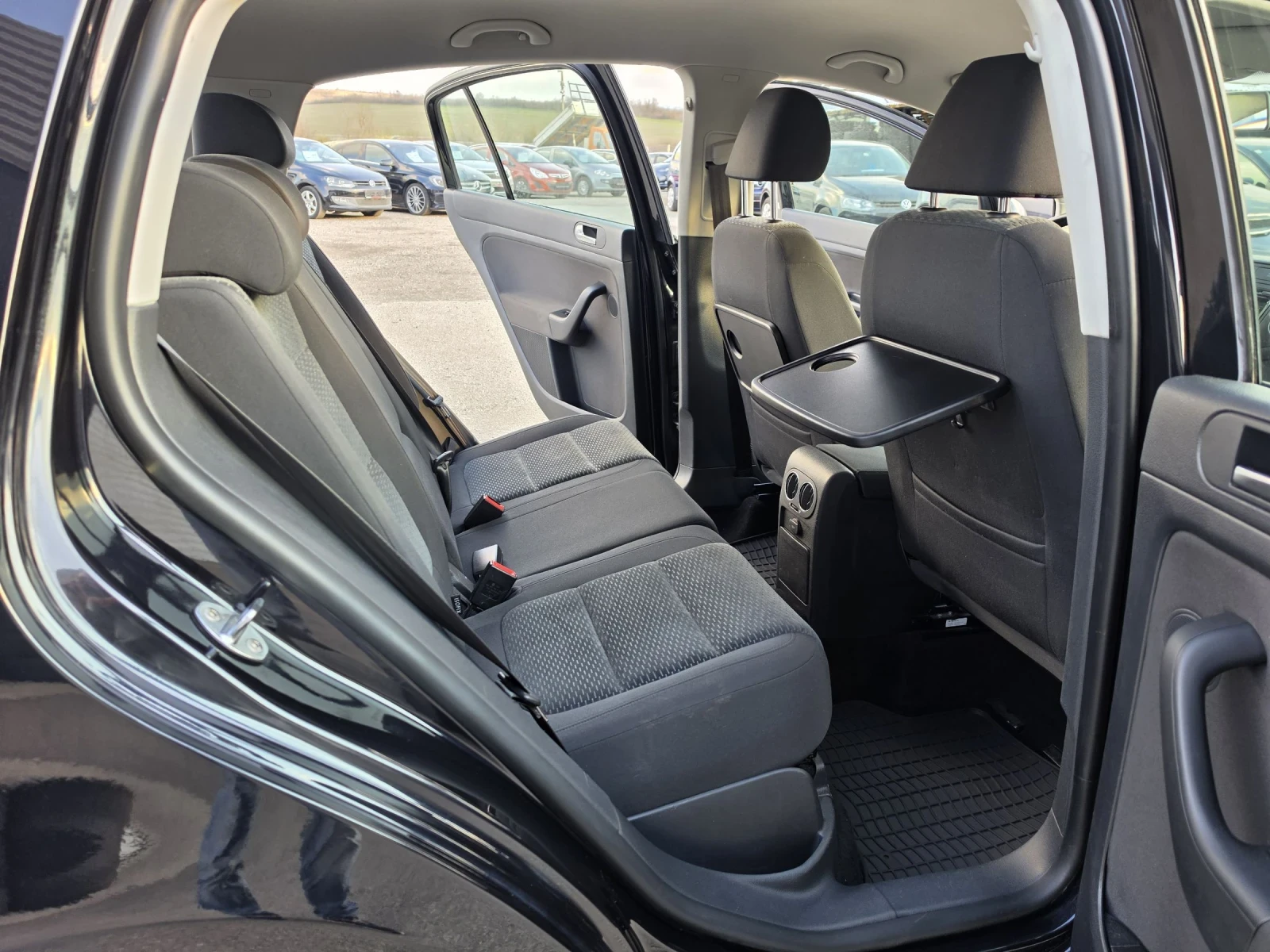 VW Golf Plus 1.6TDI FACELIFT, снимка 13 - Автомобили и джипове - 53978250