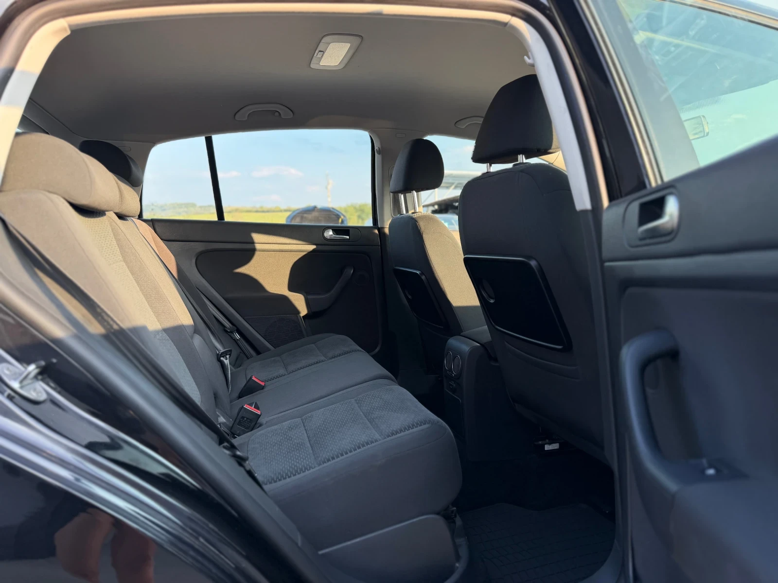 VW Golf Plus 1.6TDI FACELIFT, снимка 12 - Автомобили и джипове - 53978250