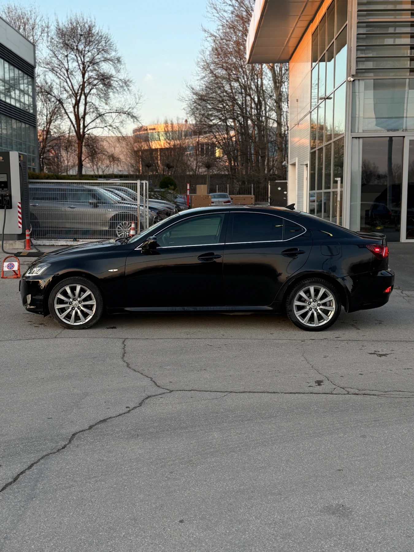 Lexus IS 220d, снимка 4 - Автомобили и джипове - 54141403