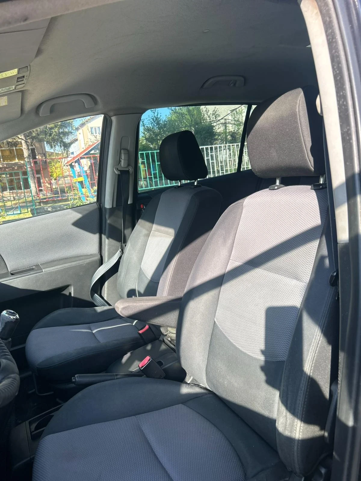 Mazda 5, снимка 9 - Автомобили и джипове - 54429552