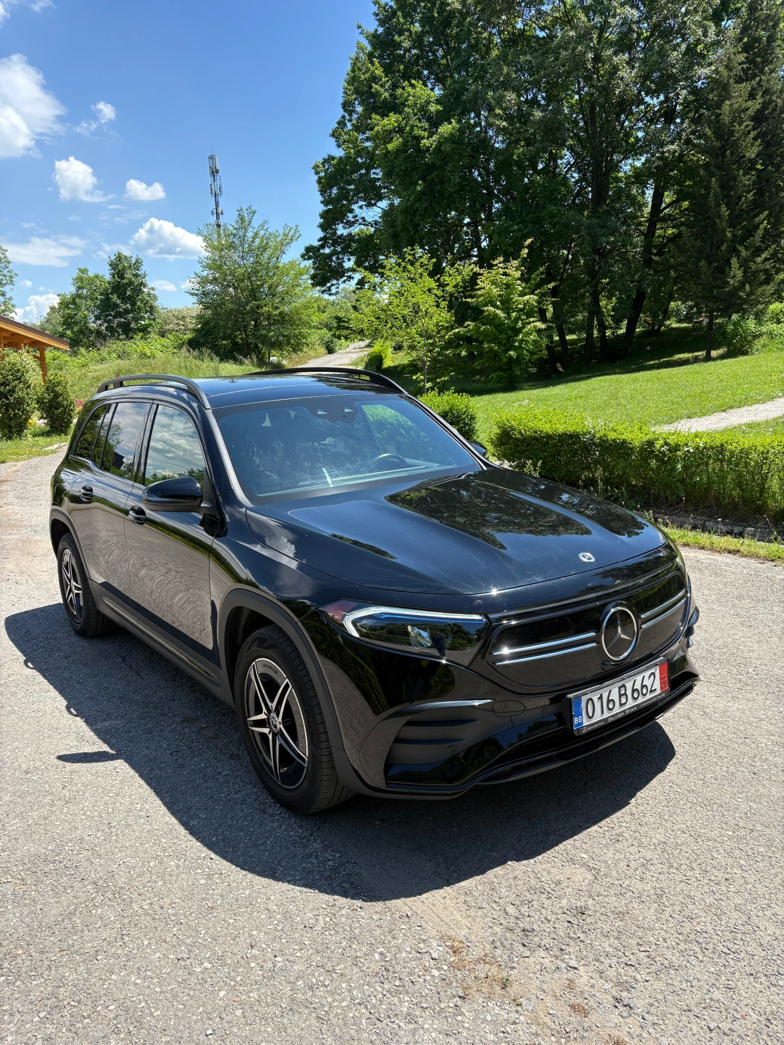 Mercedes-Benz EQB 300 4Matic AMG, снимка 3 - Автомобили и джипове - 54704682