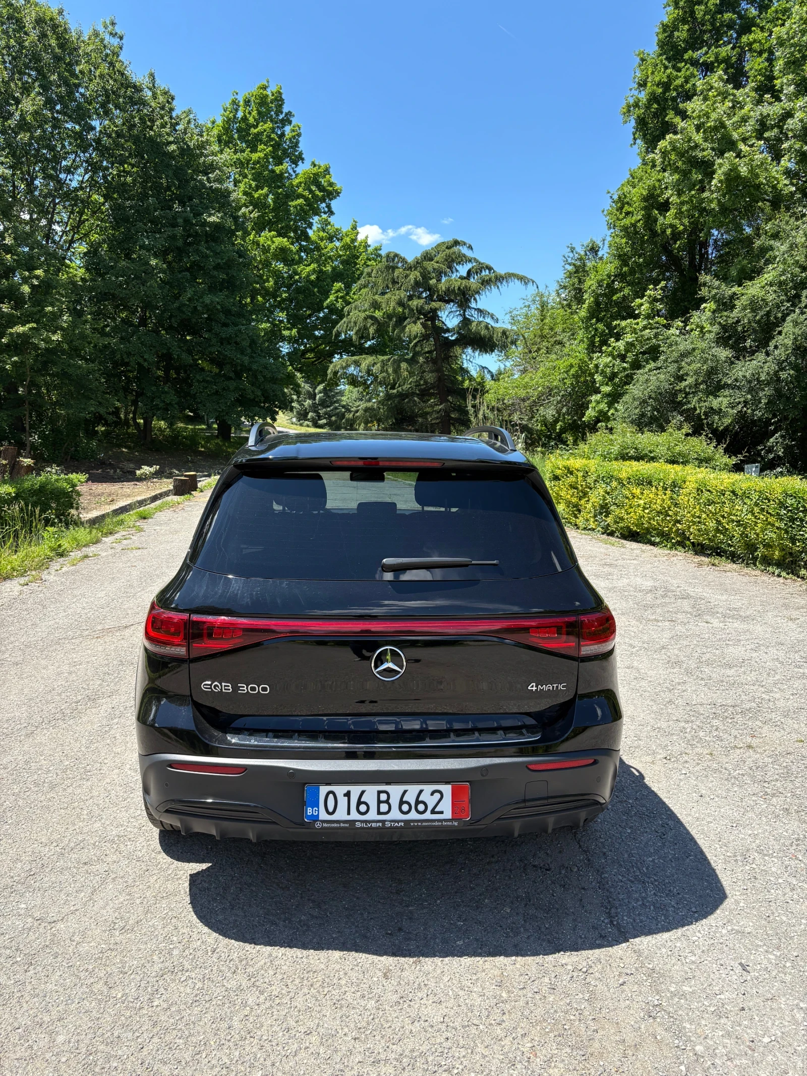 Mercedes-Benz EQB 300 4Matic AMG, снимка 7 - Автомобили и джипове - 54704682