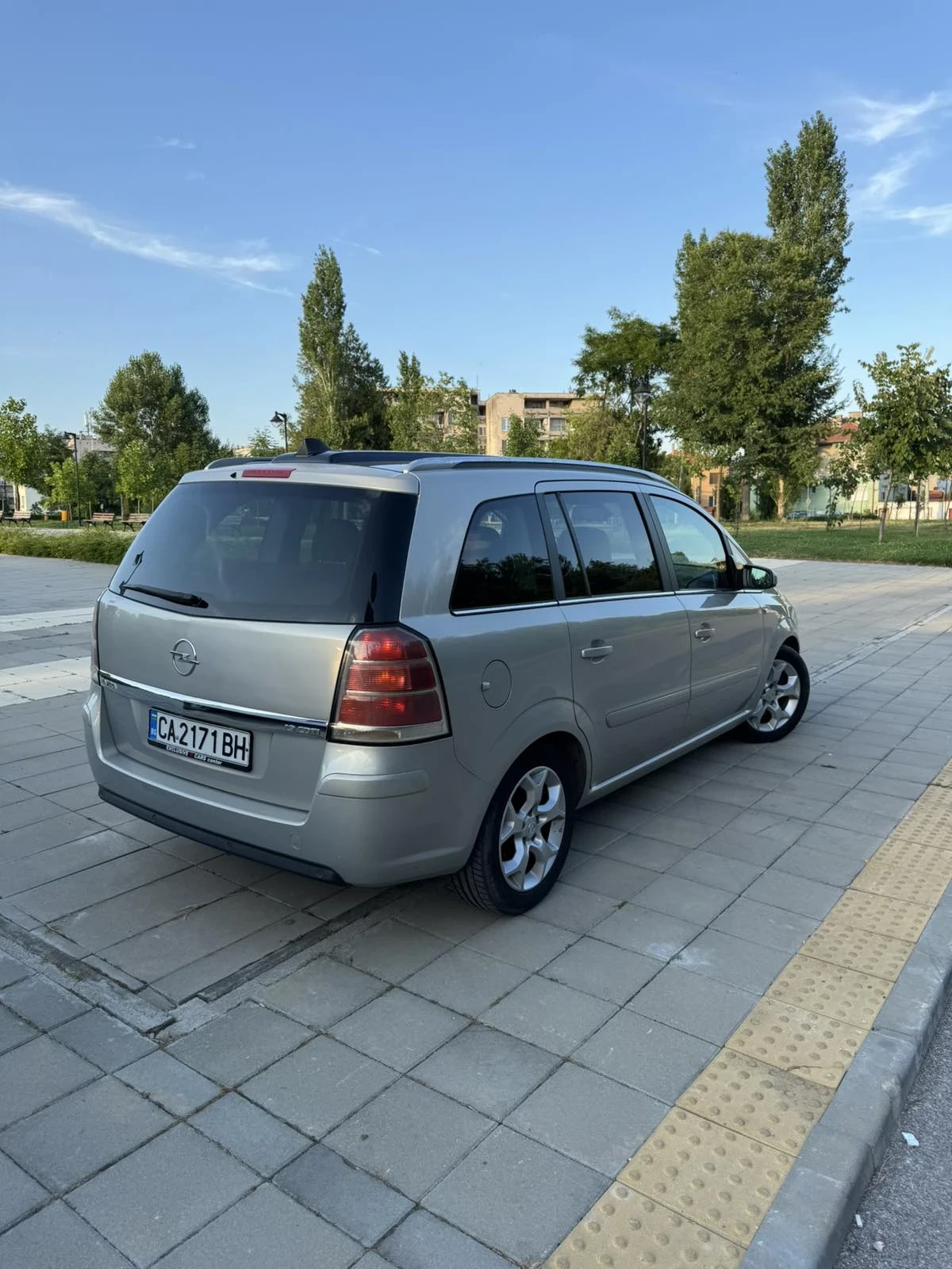 Opel Zafira Зефира, снимка 12 - Автомобили и джипове - 55400354