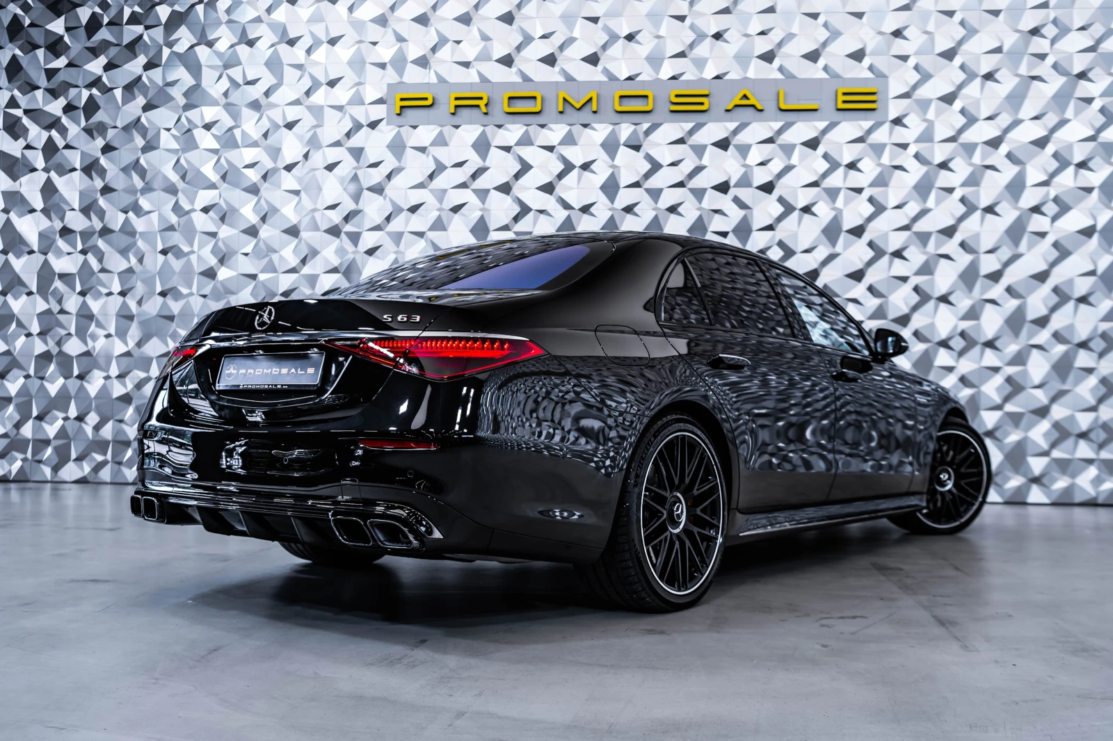 Mercedes-Benz S 63 AMG L 4M+ * Burm4D* Carbon* Монитори* Pano* FirstCl, снимка 4 - Автомобили и джипове - 55644234