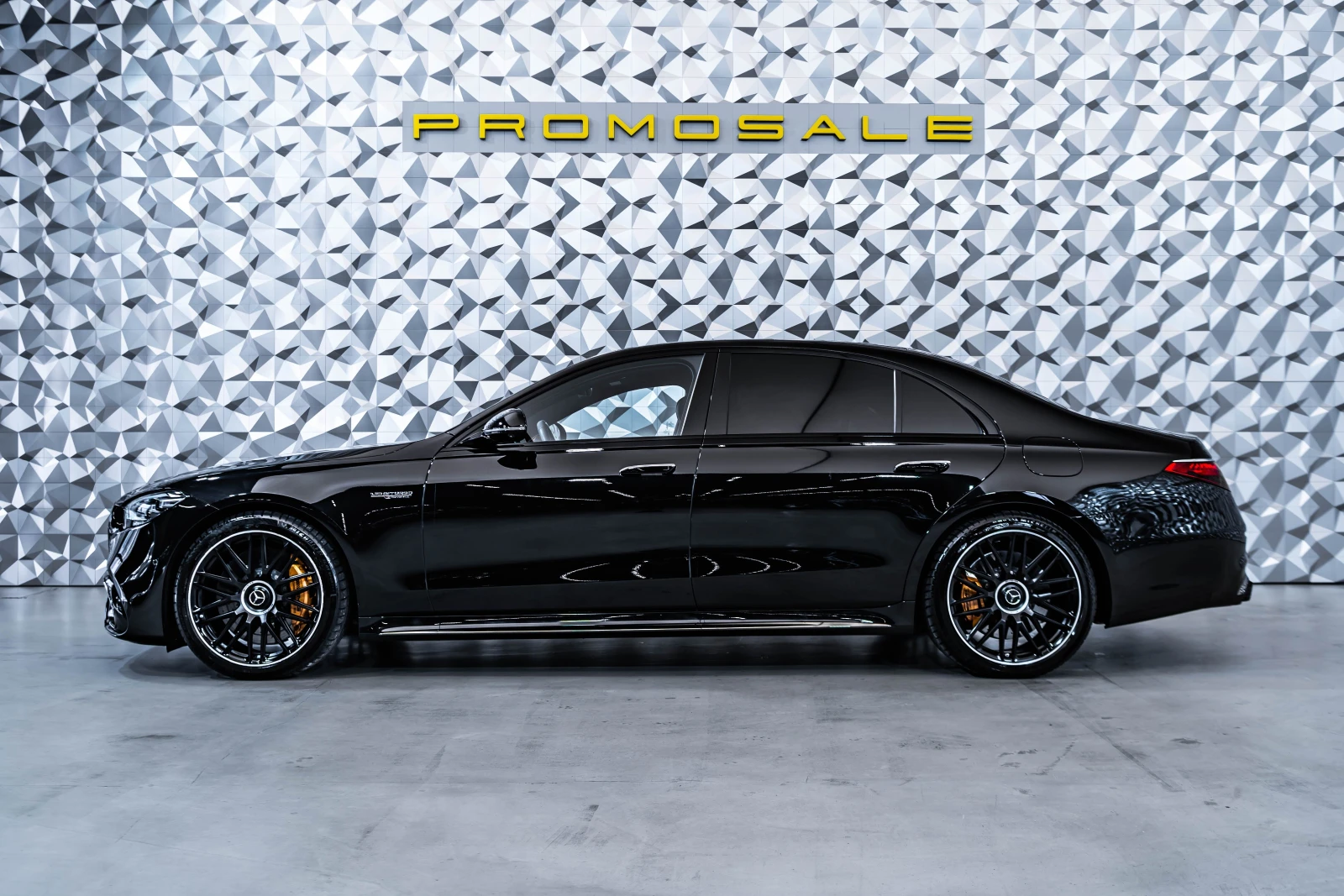 Mercedes-Benz S 63 AMG L 4M+ * Burm4D* Carbon* Монитори* Pano* FirstCl, снимка 3 - Автомобили и джипове - 55644234