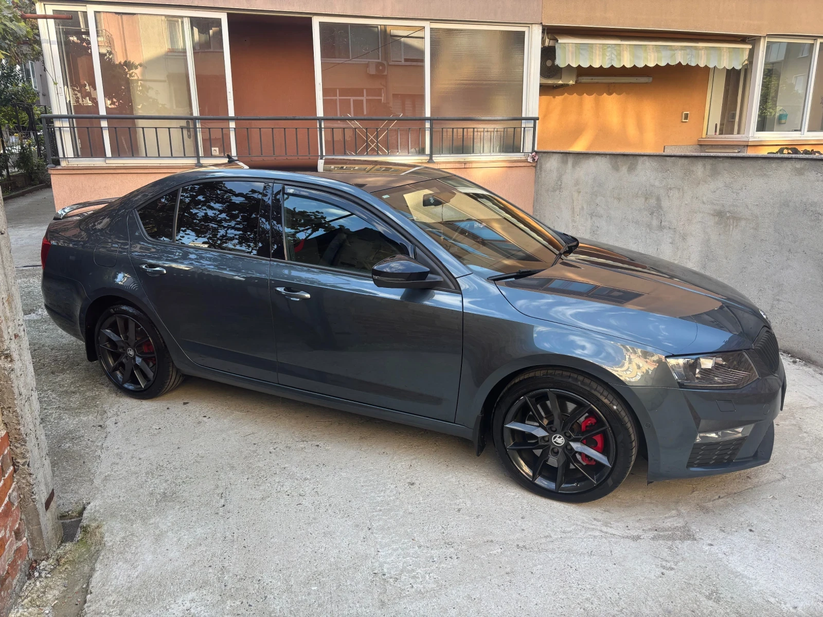 Skoda Octavia 2.0 tdi VRS DSG6 Shadow , снимка 3 - Автомобили и джипове - 55680042