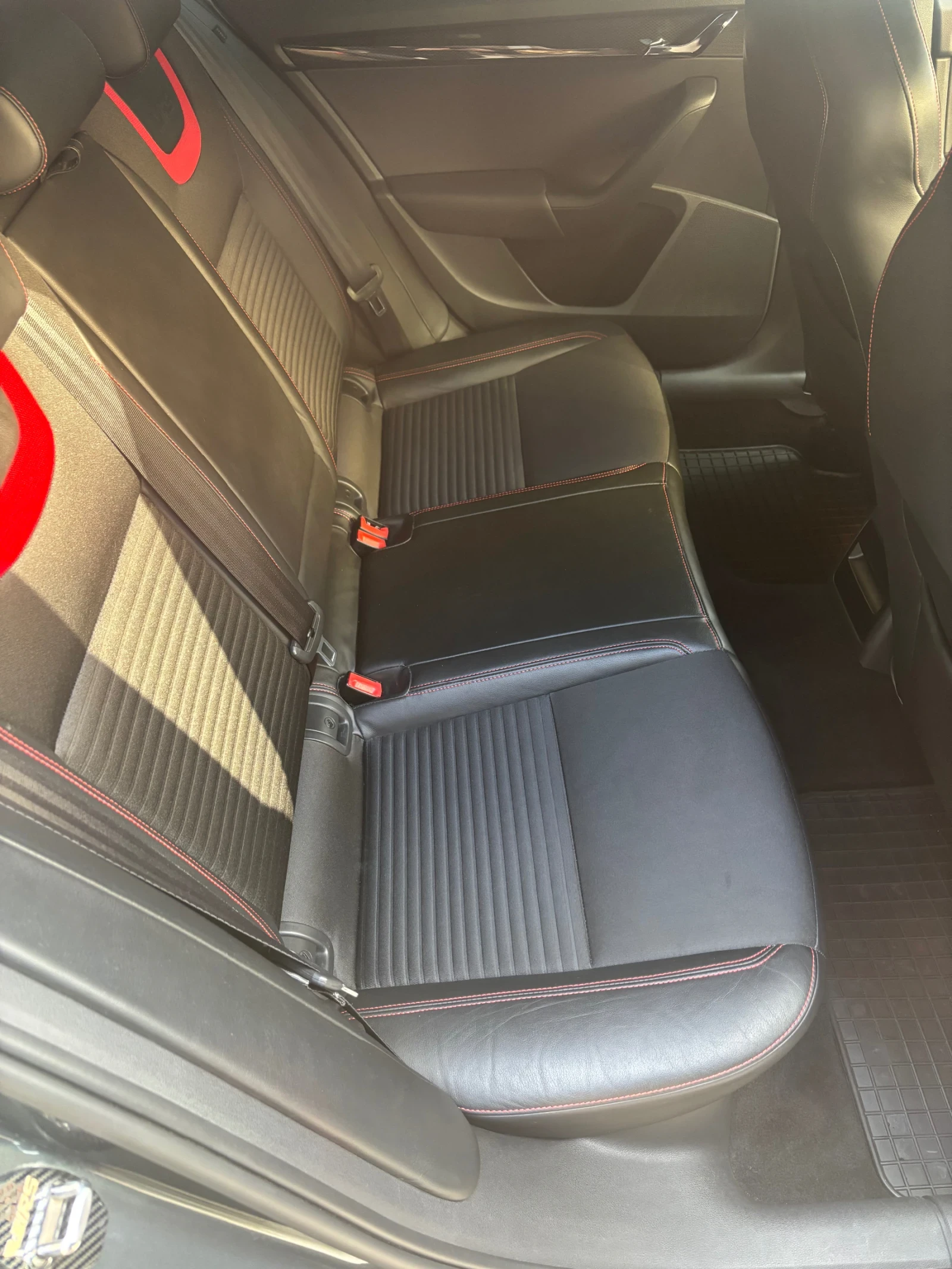 Skoda Octavia 2.0 tdi VRS DSG6 Shadow , снимка 8 - Автомобили и джипове - 55680042