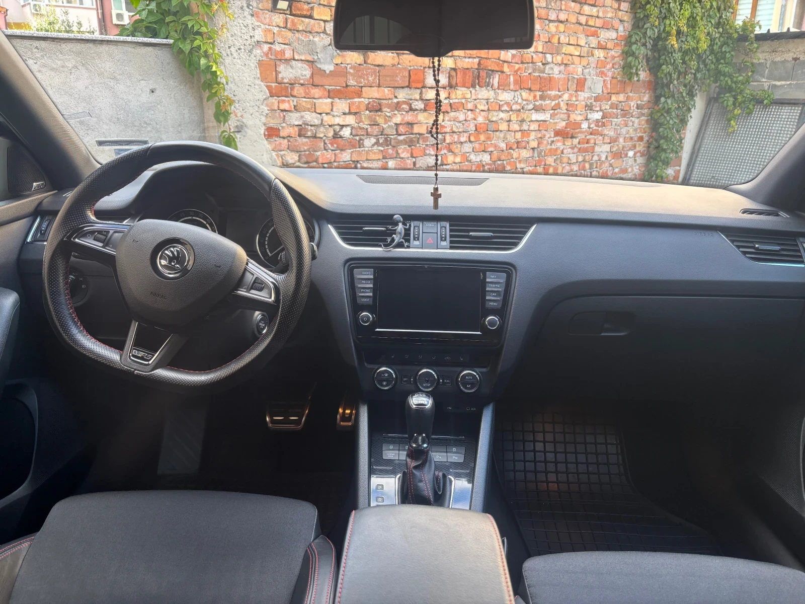Skoda Octavia 2.0 tdi VRS DSG6 Shadow , снимка 7 - Автомобили и джипове - 55680042