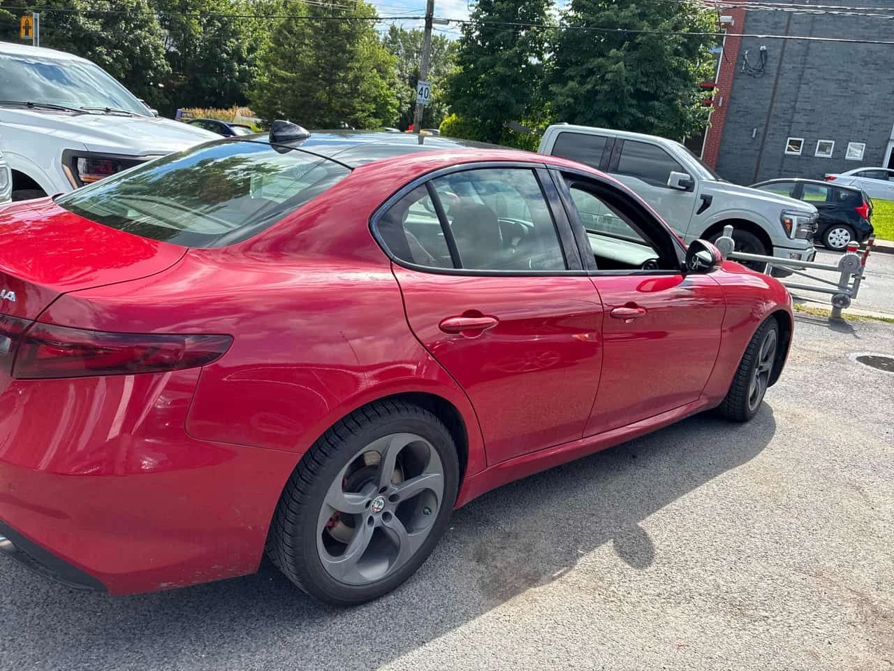 Alfa Romeo Giulia * AWD * АВТОКРЕДИТ БЕЗ ПЪРВОНАЧАЛНА ВНОСКА* , снимка 3 - Автомобили и джипове - 55698856