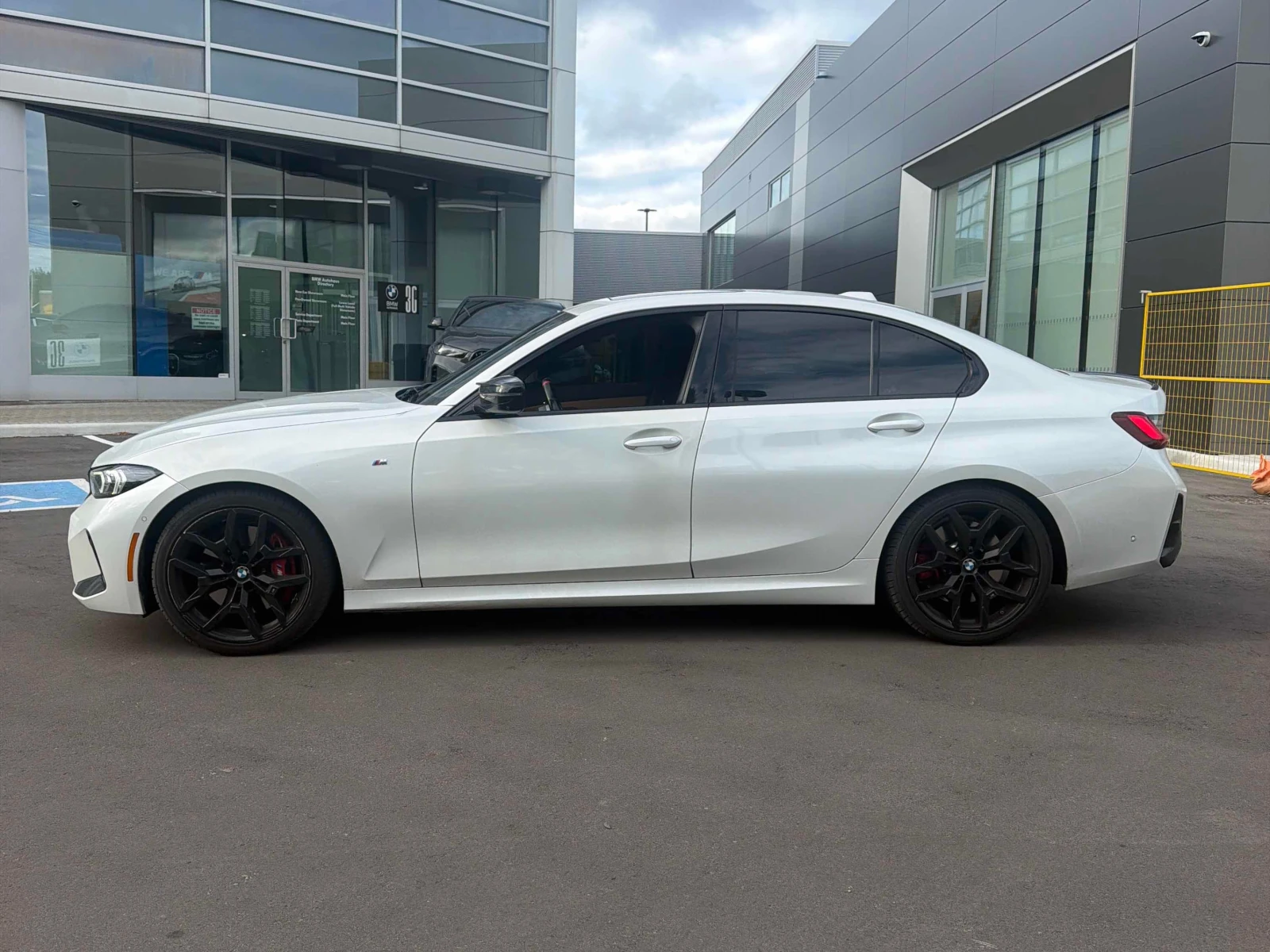 BMW 340 xDrive | CARFAX | ПРЕДСТАВИТЕЛСТВО НА BMW, снимка 3 - Автомобили и джипове - 56151501