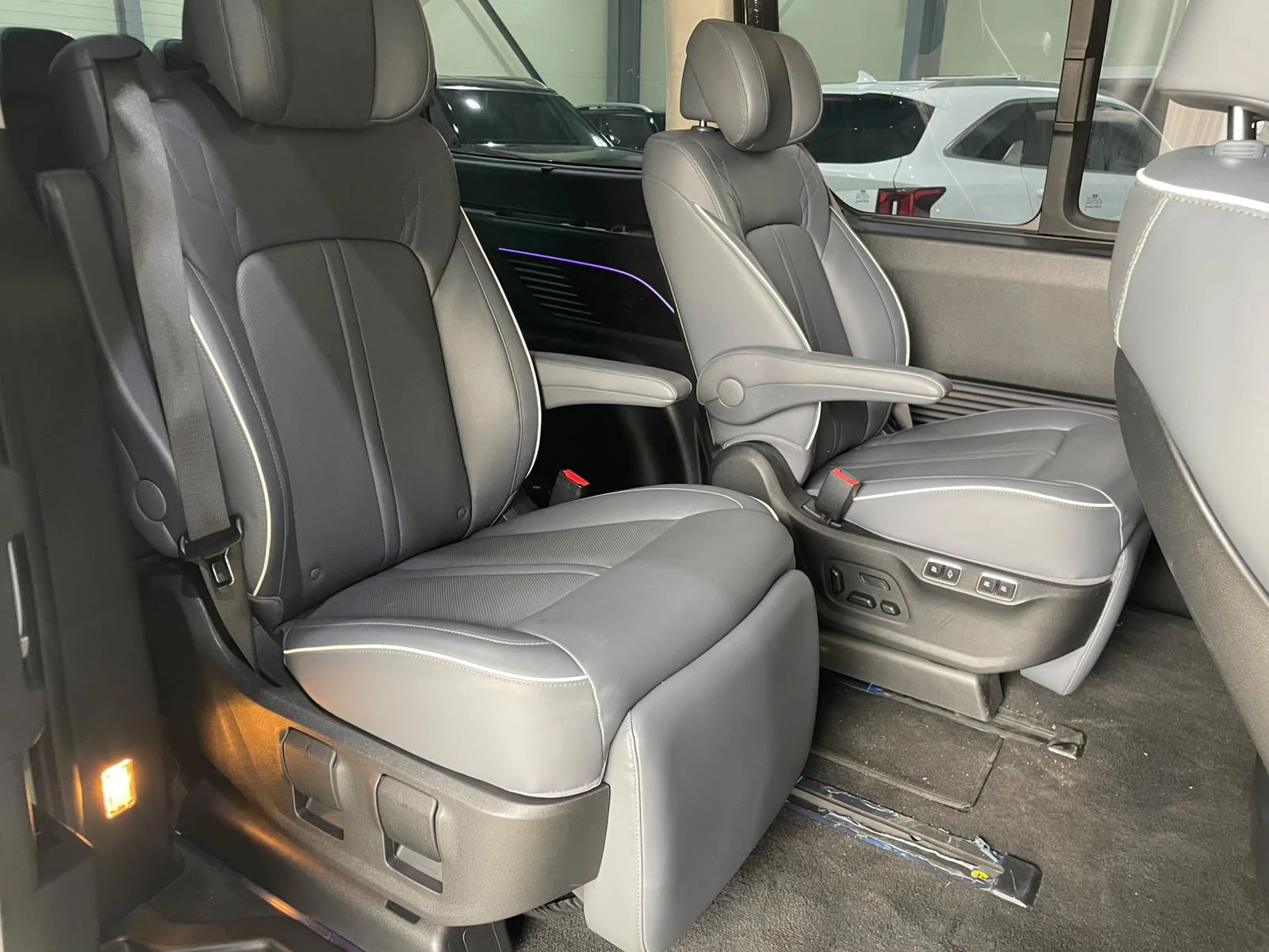 Hyundai Staria 3.5 LPG ! 6+ 1 ! Inspiration !, снимка 12 - Автомобили и джипове - 56210171