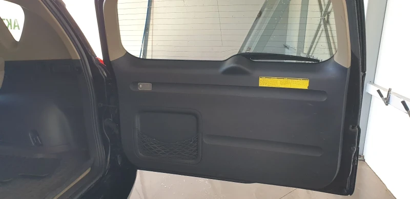 Toyota Rav4 2.2 D4D автомат, снимка 13 - Автомобили и джипове - 51441469