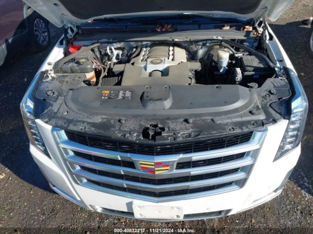 Cadillac Escalade, снимка 9 - Автомобили и джипове - 49082820