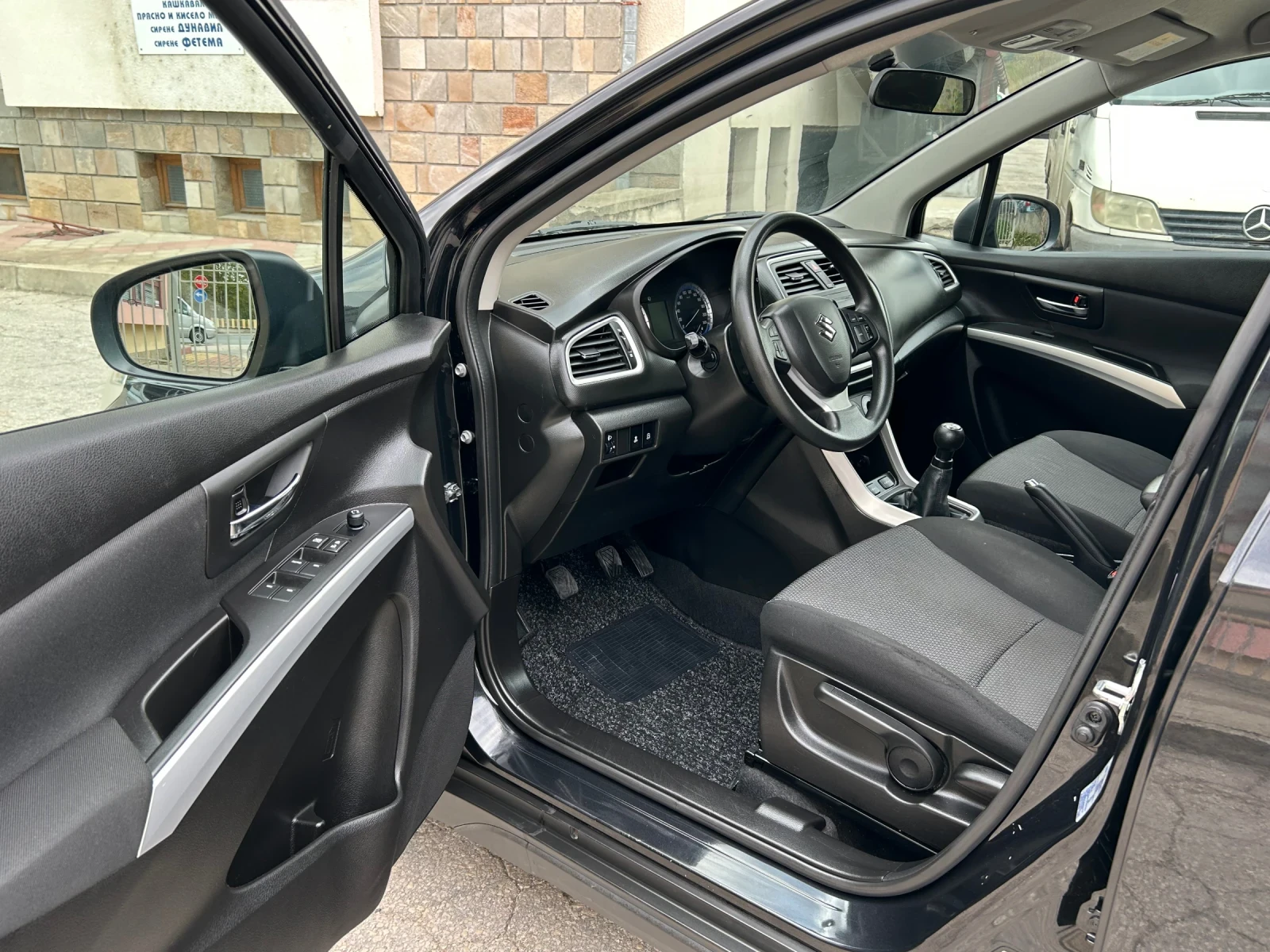Suzuki SX4 S-Cross 1.6i 120k.c. CROSS  - изображение 8
