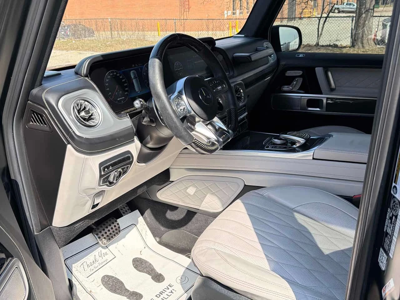 Mercedes-Benz G 63 AMG * CARFAX * АВТОКРЕДИТ БЕЗ ПЪРВОНАЧАЛНА ВНОСКА, снимка 7 - Автомобили и джипове - 54761278