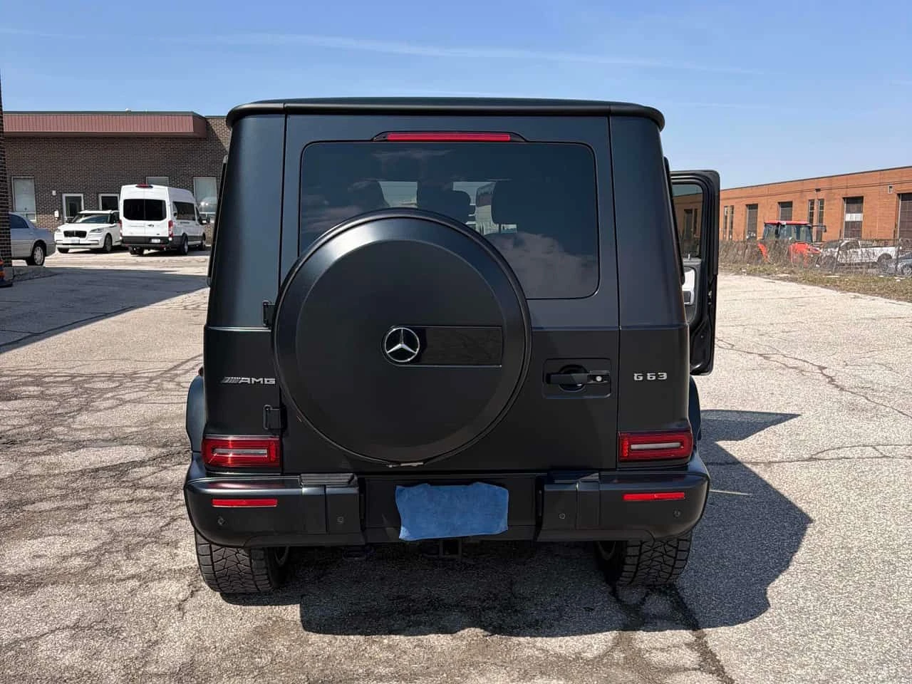 Mercedes-Benz G 63 AMG * CARFAX * АВТОКРЕДИТ БЕЗ ПЪРВОНАЧАЛНА ВНОСКА, снимка 4 - Автомобили и джипове - 54761278