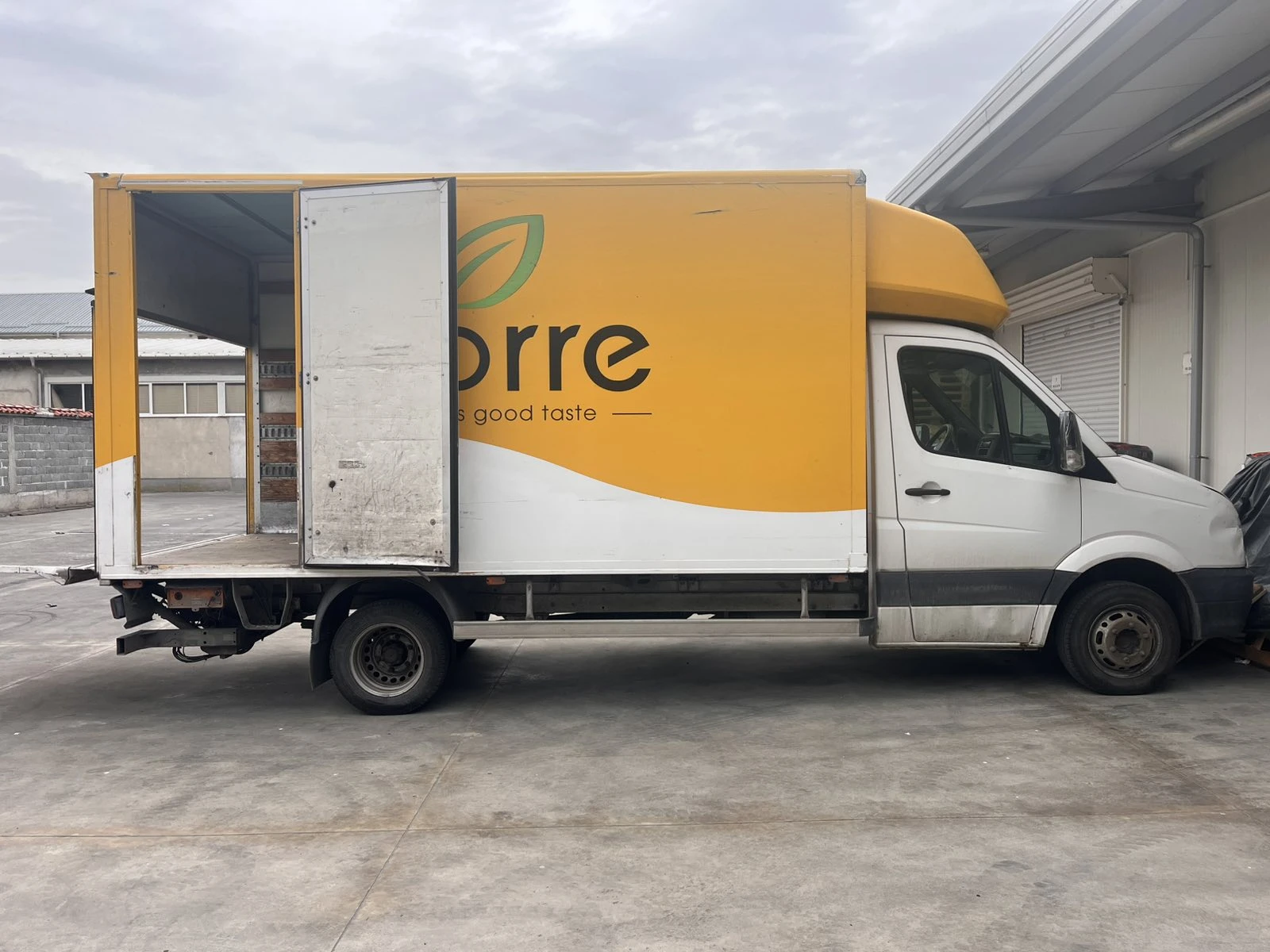 VW Crafter, снимка 8 - Бусове и автобуси - 54375316