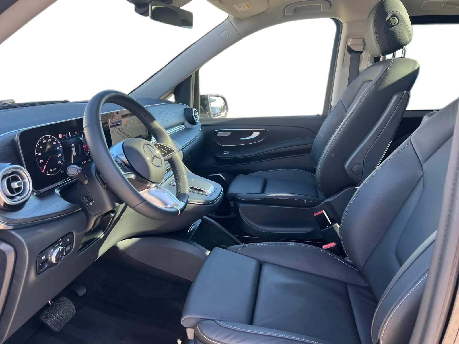 Mercedes-Benz V 300 d 4M AVG Long, снимка 8 - Бусове и автобуси - 54224135