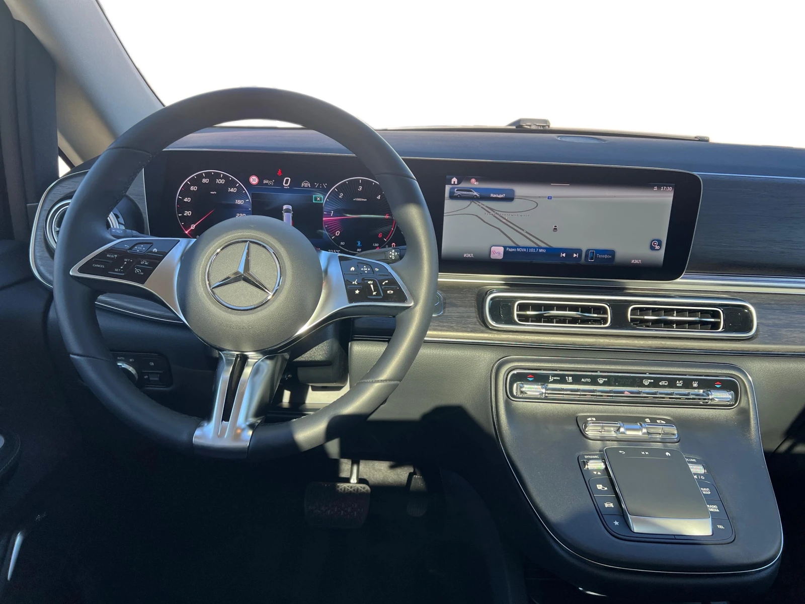 Mercedes-Benz V 300 d 4M AVG Long, снимка 7 - Бусове и автобуси - 54224135