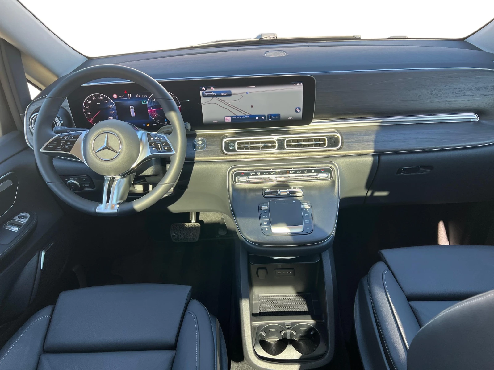Mercedes-Benz V 300 d 4M AVG Long, снимка 6 - Бусове и автобуси - 54224135