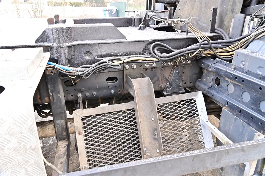 Man Tgs 33.500 6x6HD - изображение 6