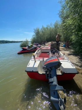 Лодка Собствено производство Taormina , снимка 4 - Воден транспорт - 53261620