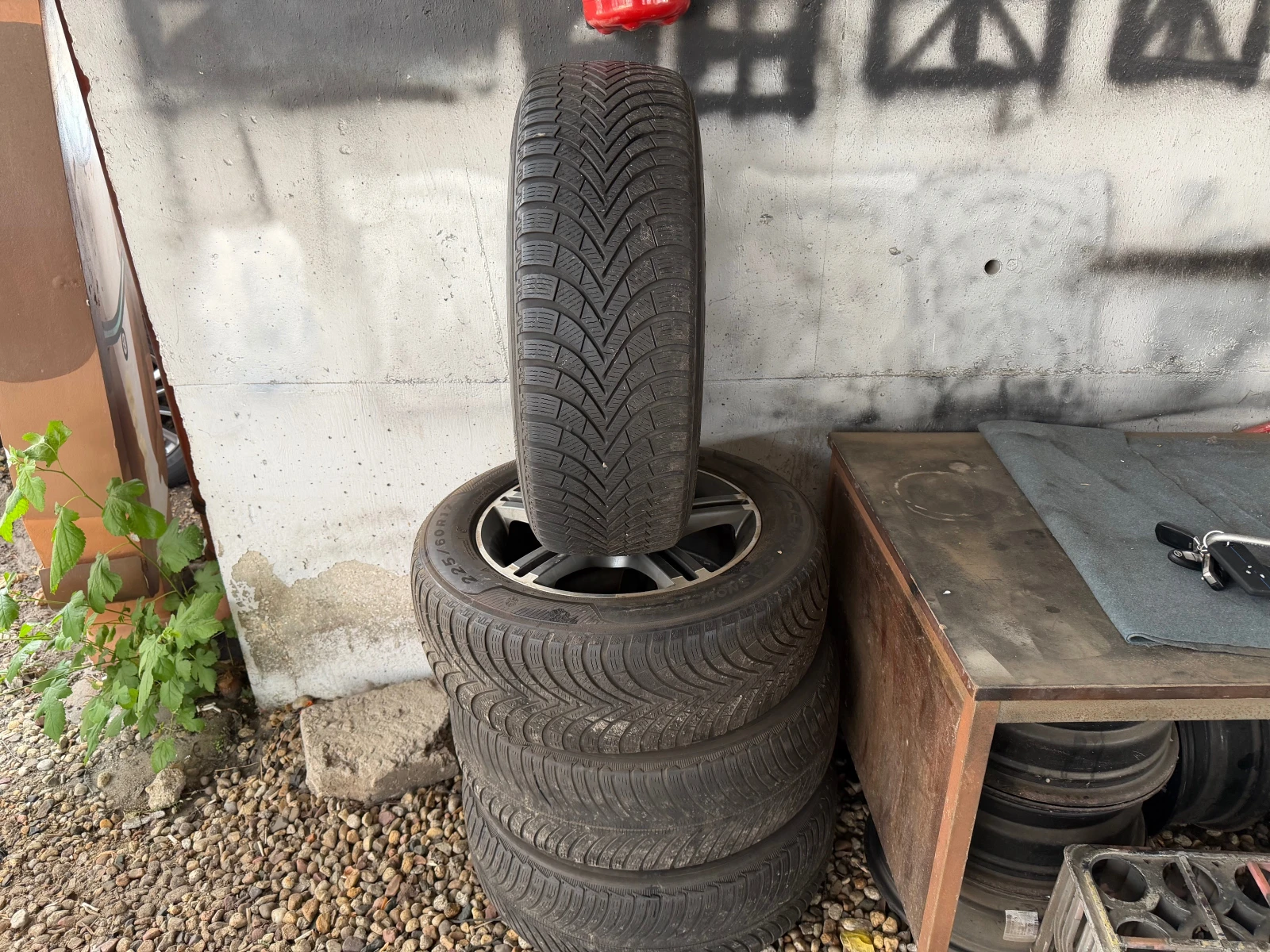 ���� � ������ 225/60R17 | Mobile.bg � ����������� 3