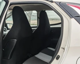 Toyota Aygo 1.0 69 К.С. АВТОМАТ! , снимка 12
