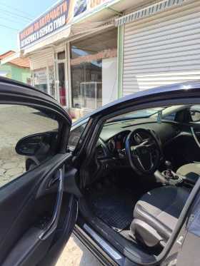 Opel Astra J - И НА ГАЗ като нова, снимка 5