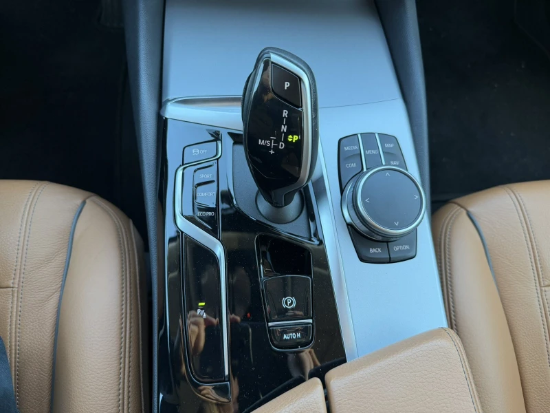 BMW 520 xDrive 190 к.с. 8АТ, снимка 15 - Автомобили и джипове - 53133054