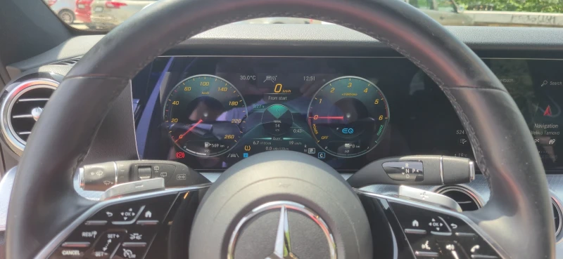 Mercedes-Benz E 300, снимка 11 - Автомобили и джипове - 53162625