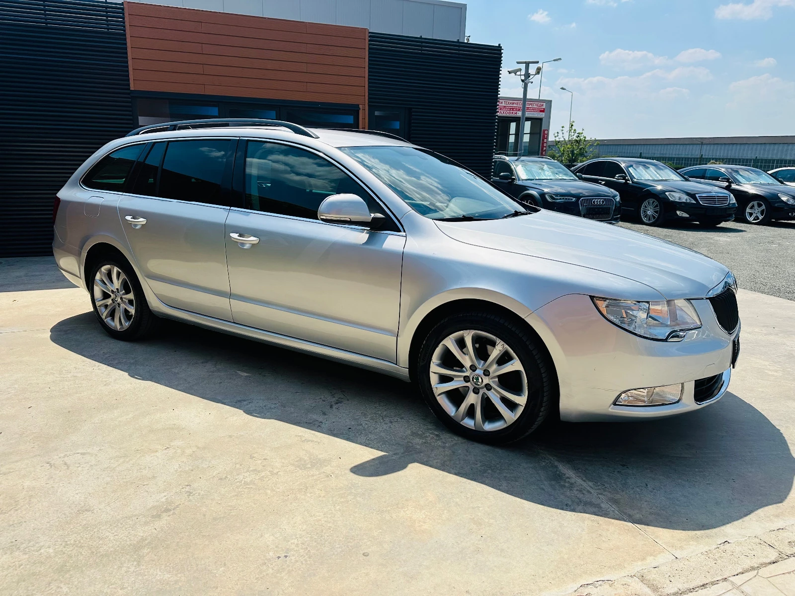 Skoda Superb 2.0TDI/4x4/NAVI  - изображение 4