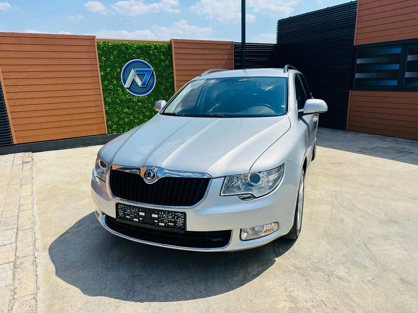 Skoda Superb 2.0TDI/4x4/NAVI  - [1] 