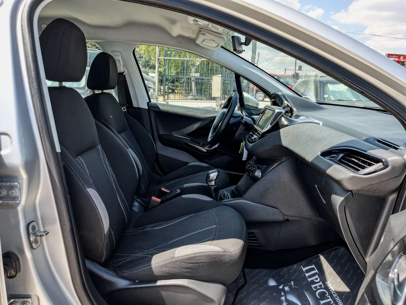 Peugeot 208 1.4 HDI - 68k.c. - изображение 10