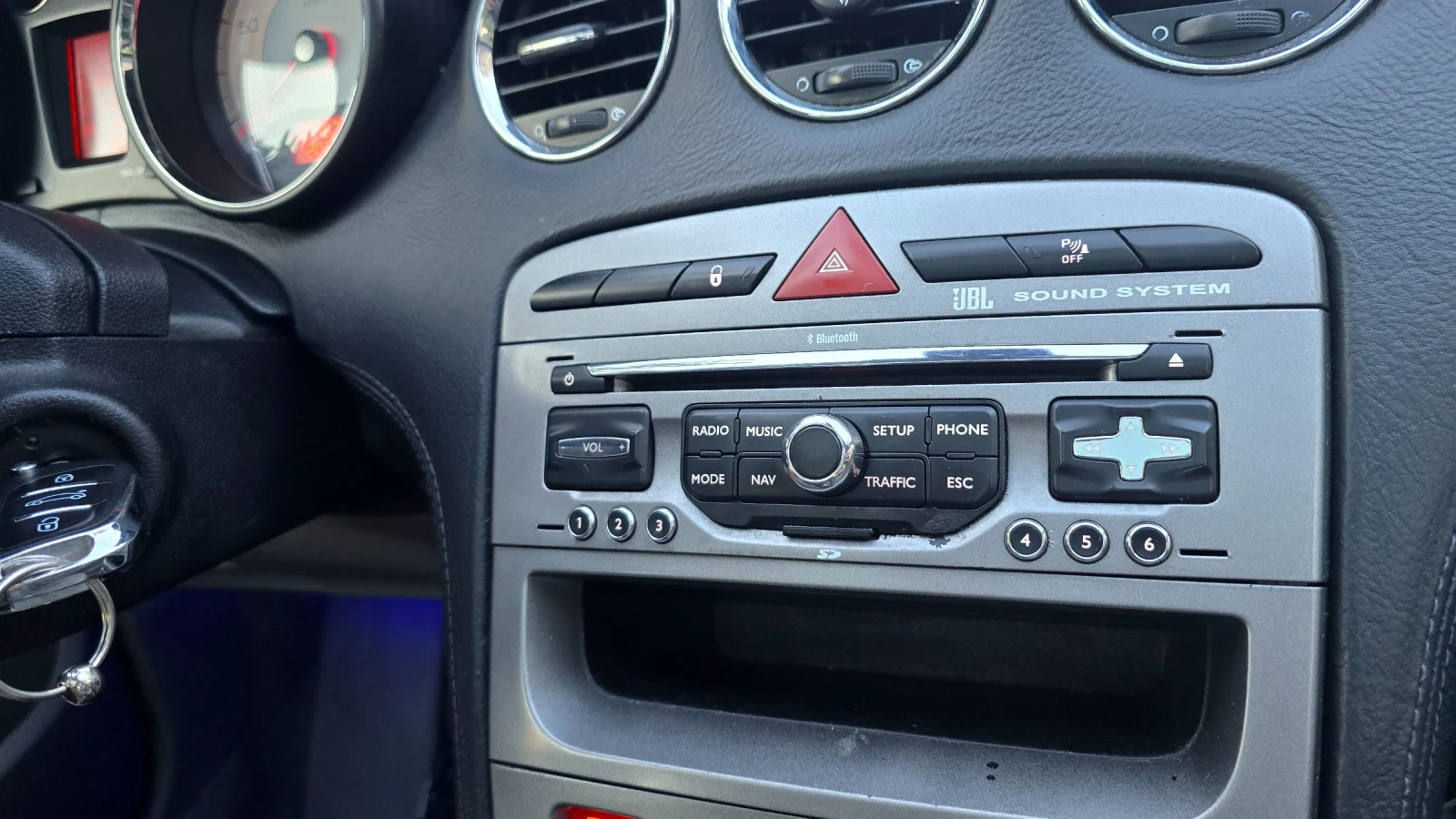 Peugeot 308 1.6 HDI - изображение 9