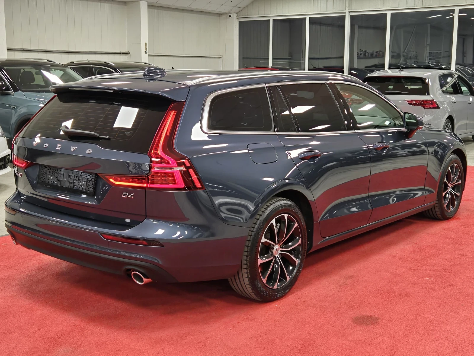 Volvo V60 Model 2021 | B4 2.0 diesel 197hp MHEV  - изображение 6