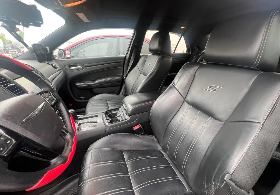 Chrysler 300c 5.7 * * AWD * * CARFAX * * АВТО КРЕДИТ * *  - изображение 7