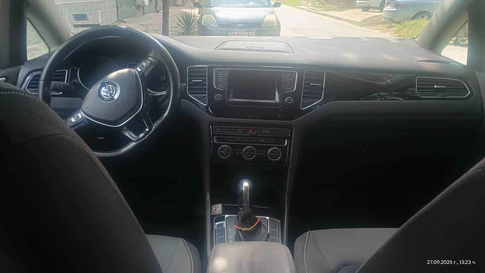 VW Sportsvan 1.6 TDI 110 �.� | Mobile.bg � ����������� 11