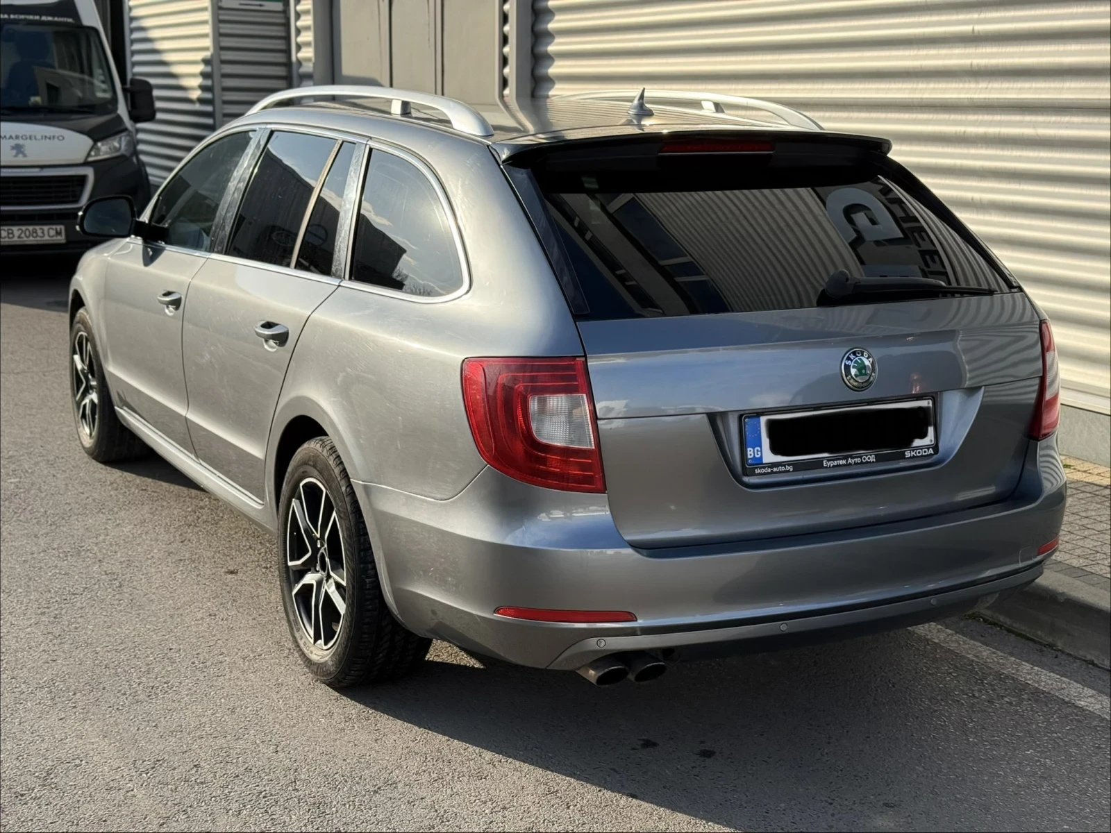 Skoda Superb 2.0TDI+ 140kc+ BiXenon+ Euro5B+ Кожа, снимка 3 - Автомобили и джипове - 53985232