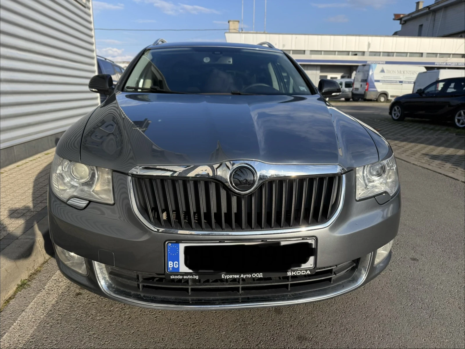 Skoda Superb 2.0TDI+ 140kc+ BiXenon+ Euro5B+ Кожа, снимка 7 - Автомобили и джипове - 53985232
