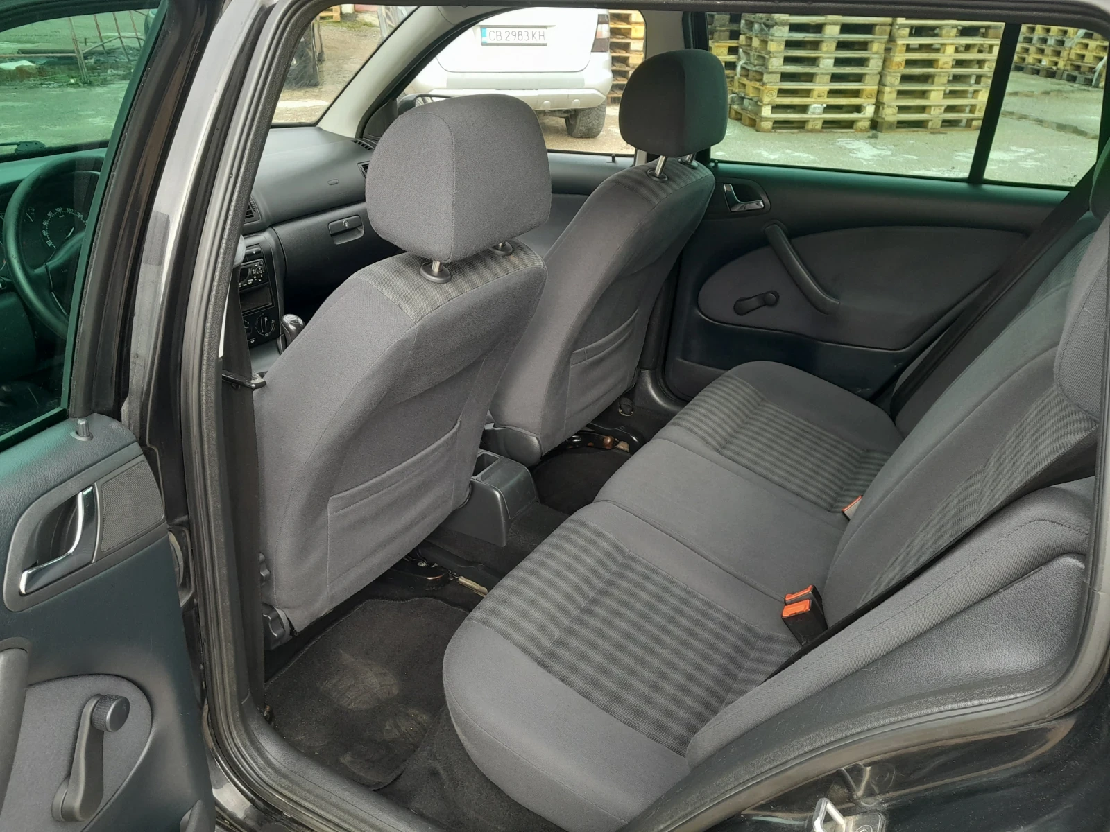 Skoda Octavia 1.9 TDI 101 PS, снимка 13 - Автомобили и джипове - 54046040