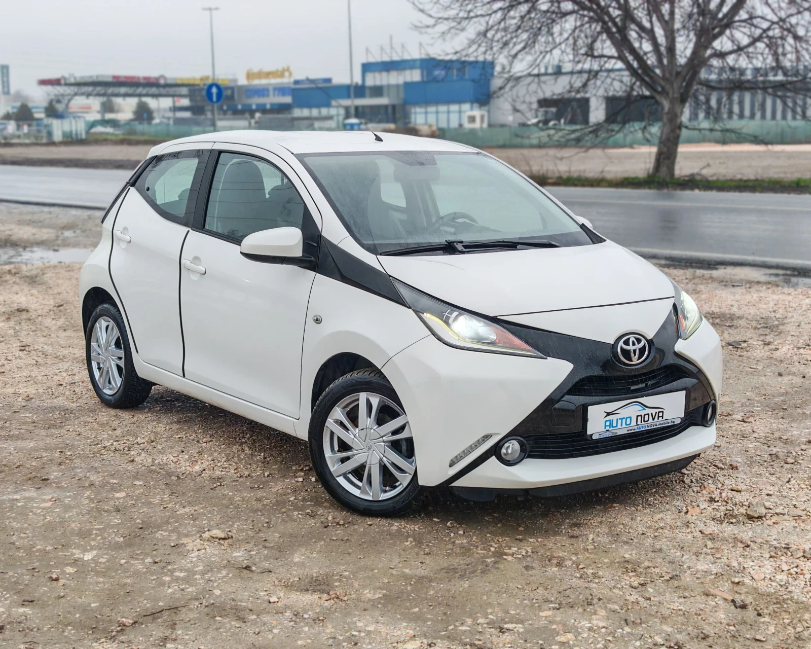 Toyota Aygo 1.0 69 К.С. АВТОМАТ! , снимка 16 - Автомобили и джипове - 54059313