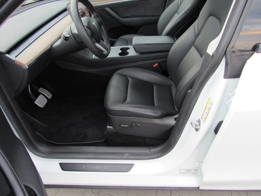 Tesla Model Y Performance 78 kWh - Dual Motor - El, снимка 5 - Автомобили и джипове - 54123487