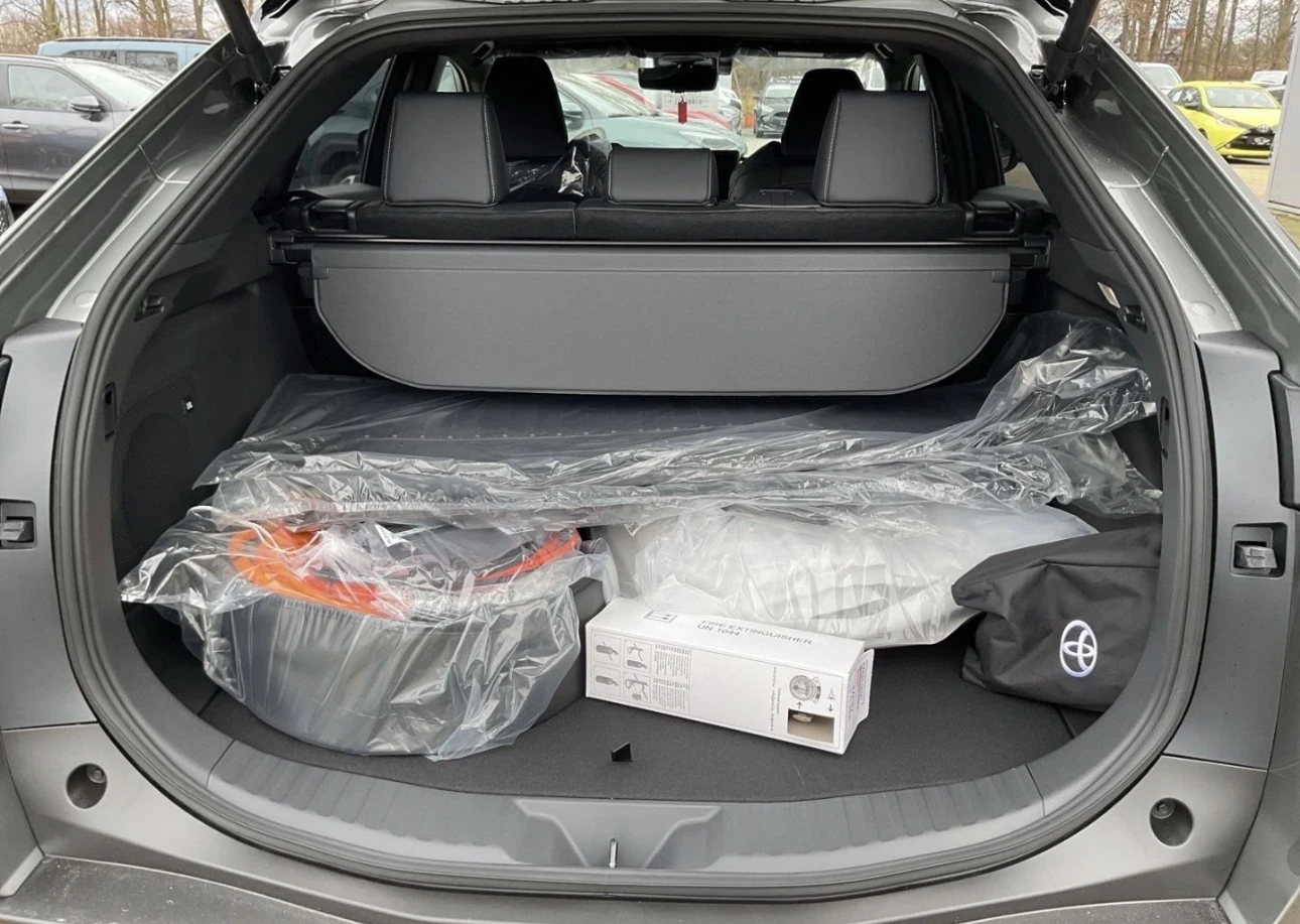 Toyota bZ4X 252 kW 4x4 Lounge 4000 km | Mobile.bg � ����������� 6