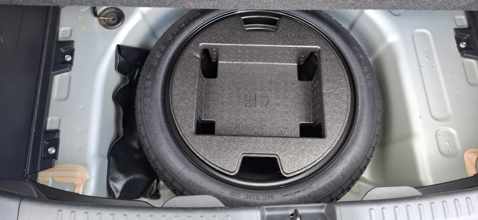 Toyota Yaris 1.5 CVT Fancy, снимка 11 - Автомобили и джипове - 54590213
