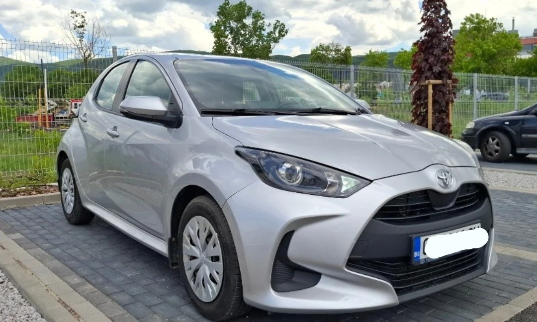 Toyota Yaris 1.5 CVT Fancy, снимка 2 - Автомобили и джипове - 54590213