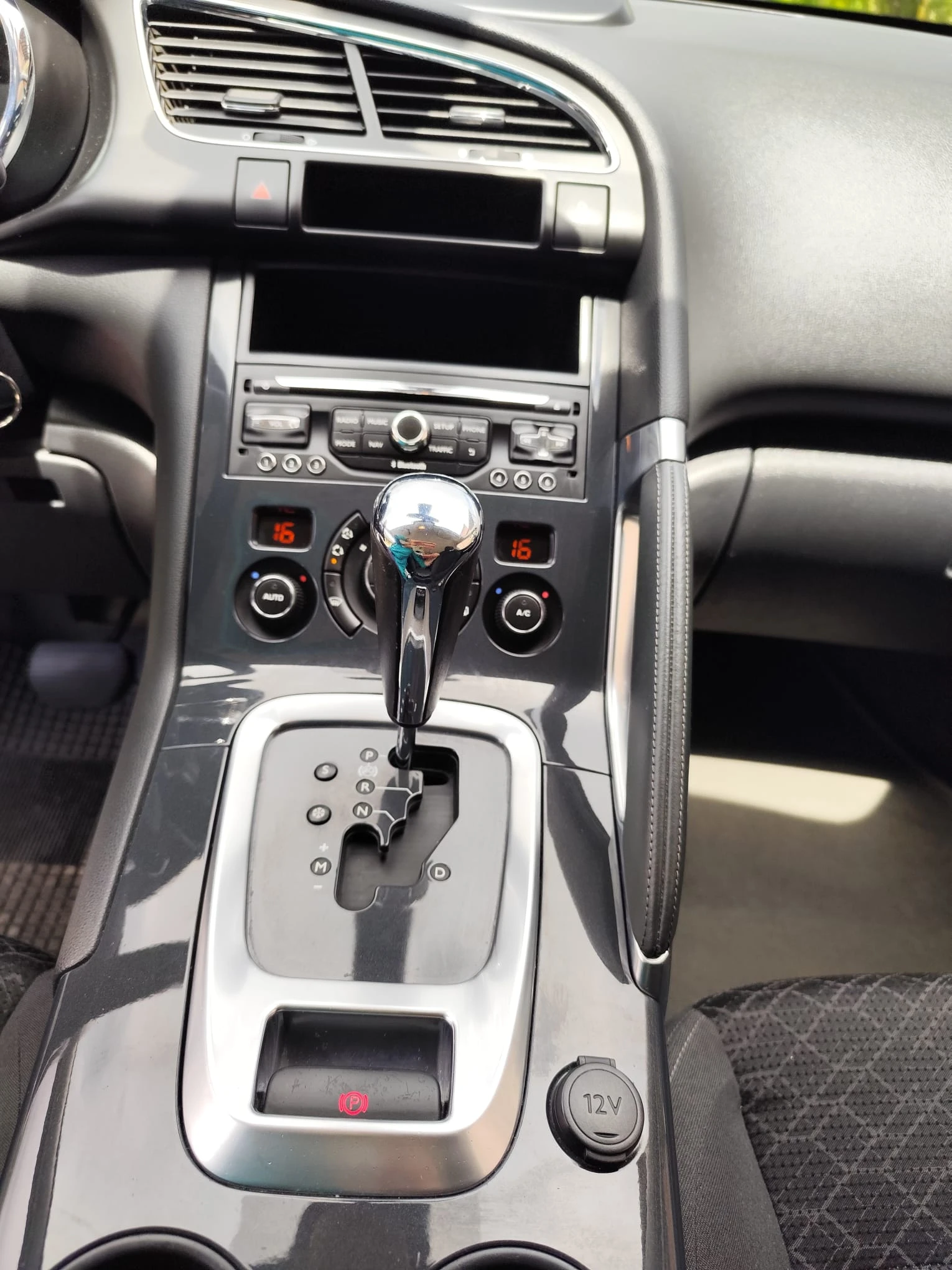 Peugeot 3008 BLUE HDI, снимка 13 - Автомобили и джипове - 54757481