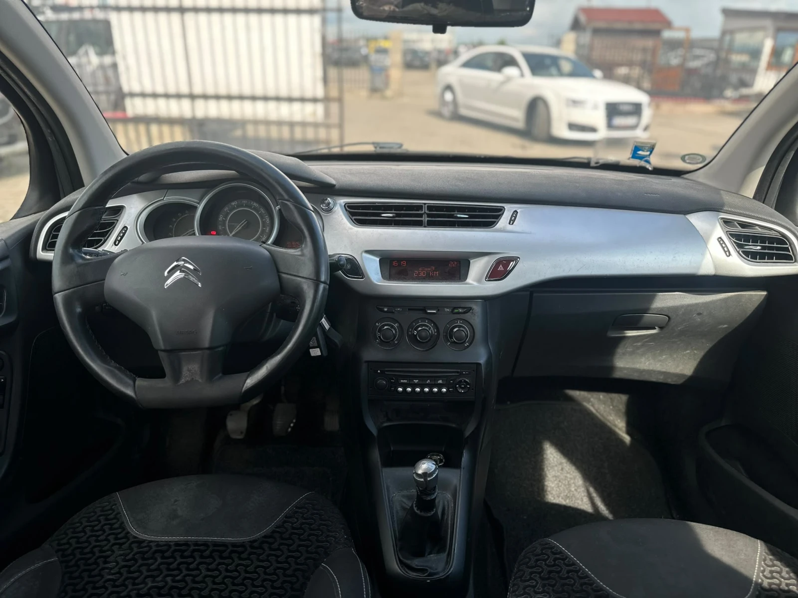 Citroen C3 /1.1i / EURO 5 /, снимка 12 - Автомобили и джипове - 55055650
