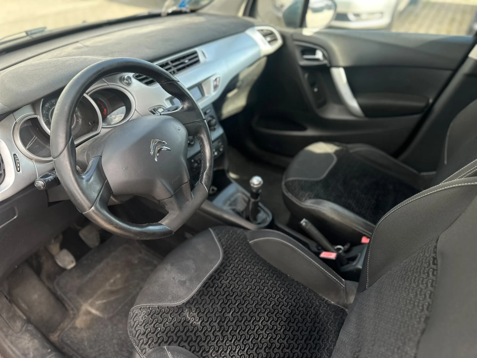 Citroen C3 /1.1i / EURO 5 /, снимка 9 - Автомобили и джипове - 55055650