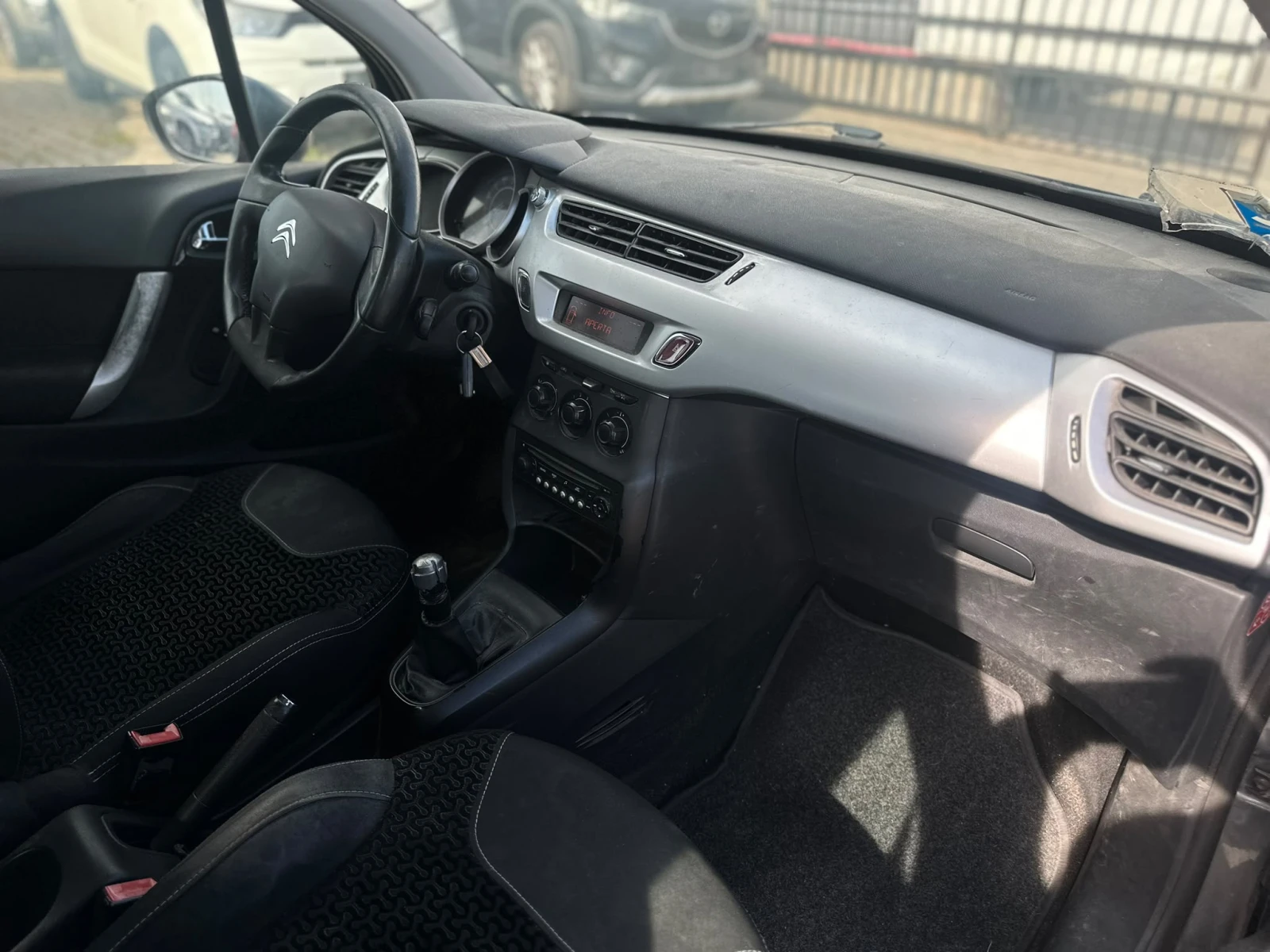 Citroen C3 /1.1i / EURO 5 /, снимка 10 - Автомобили и джипове - 55055650